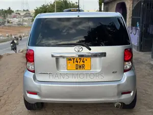 Toyota Corolla Rumion 2009 Silver
