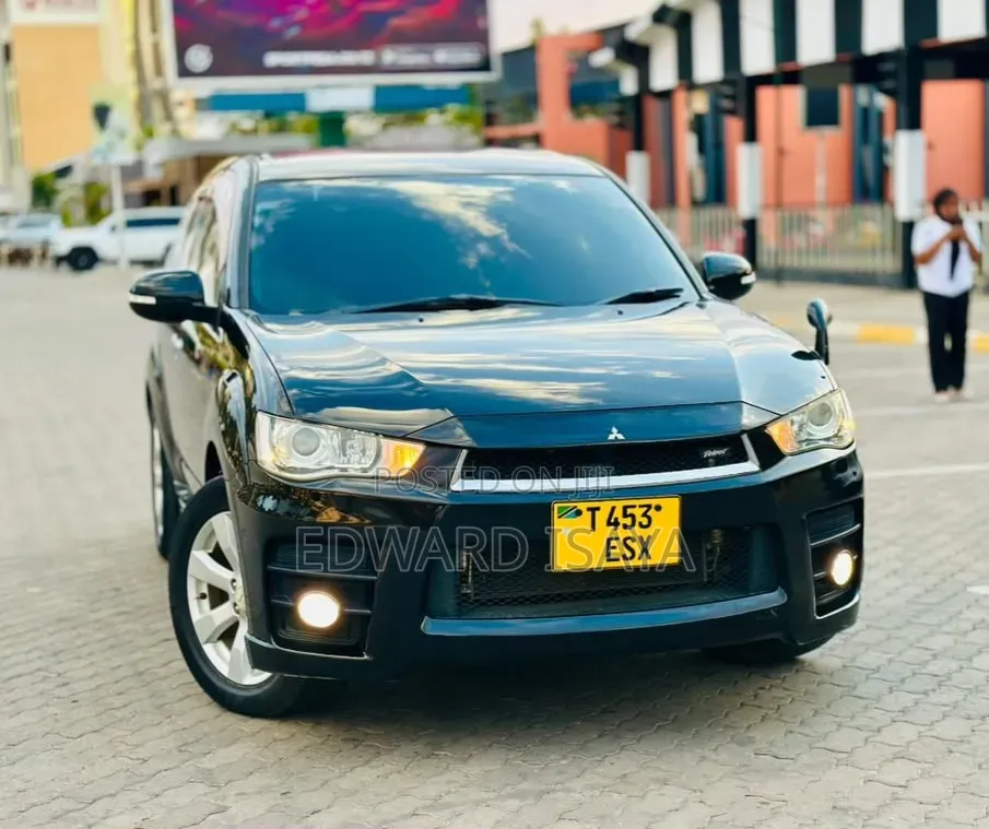 Mitsubishi Outlander 2012 Black