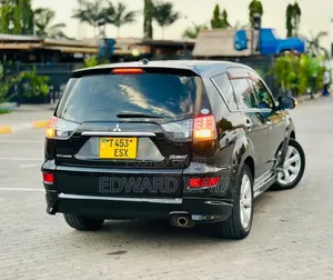 Mitsubishi Outlander 2012 Black