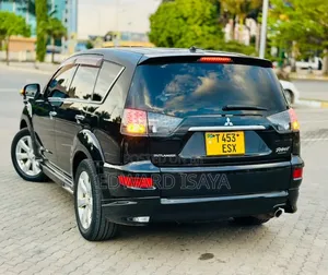 Mitsubishi Outlander 2012 Black