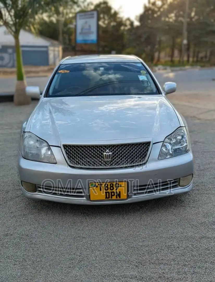 Toyota Crown 2004 Silver