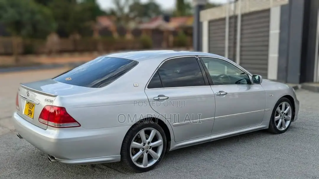 Toyota Crown 2004 Silver