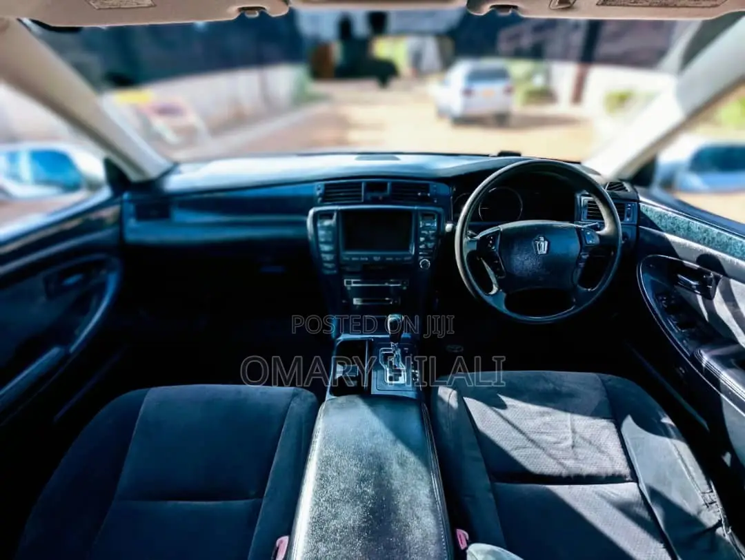 Toyota Crown 2004 Silver