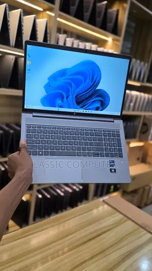 Laptop HP ZBook Firefly G9 32GB Intel Core i7 SSD 1T