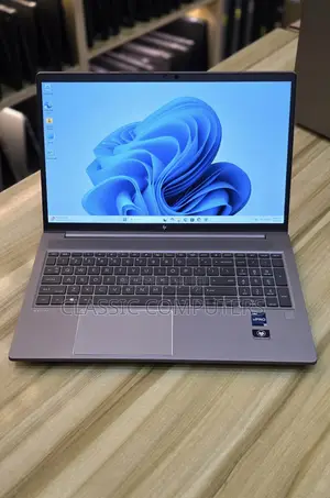 Laptop HP ZBook Firefly G9 32GB Intel Core i7 SSD 1T