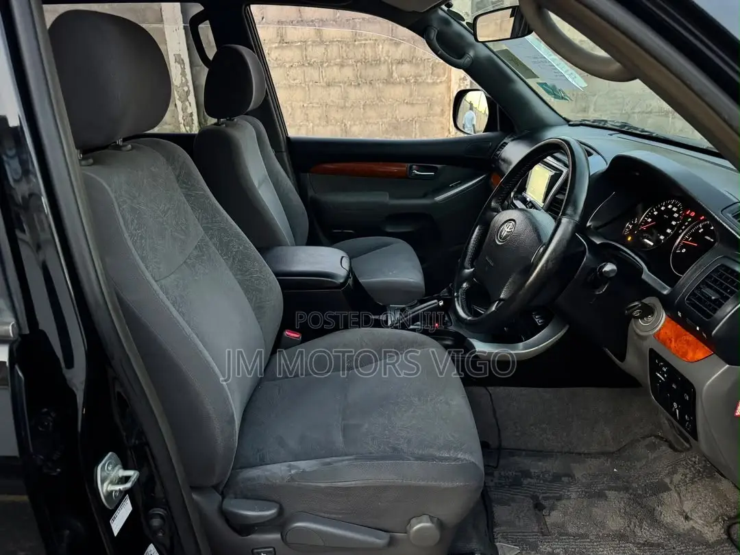 Toyota Land Cruiser Prado 2005 Black