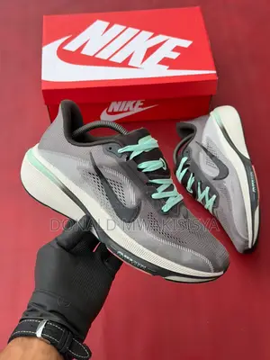 Nike Air Zoom Runner