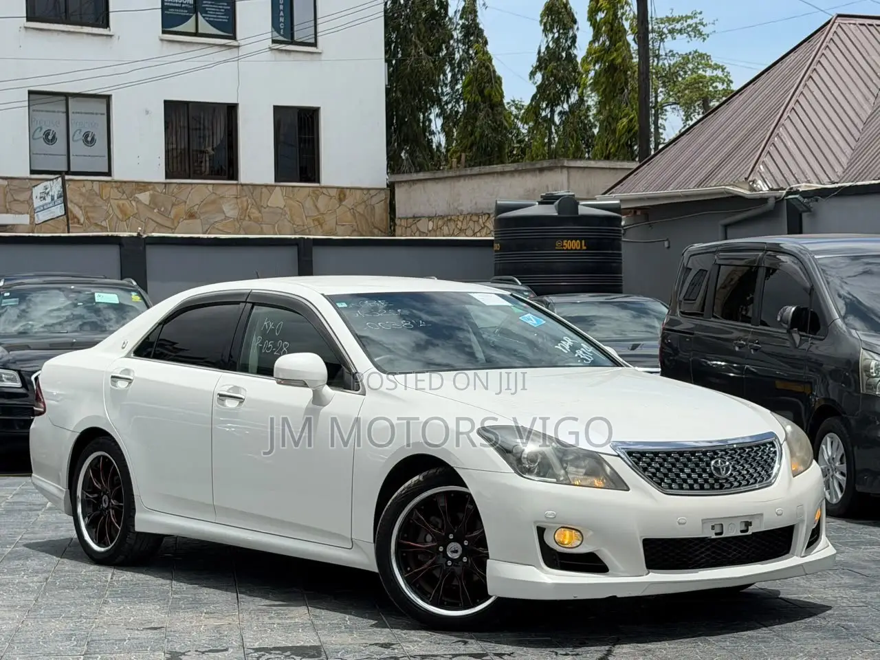 Toyota Crown 2009 White