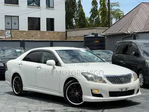 Toyota Crown 2009 White