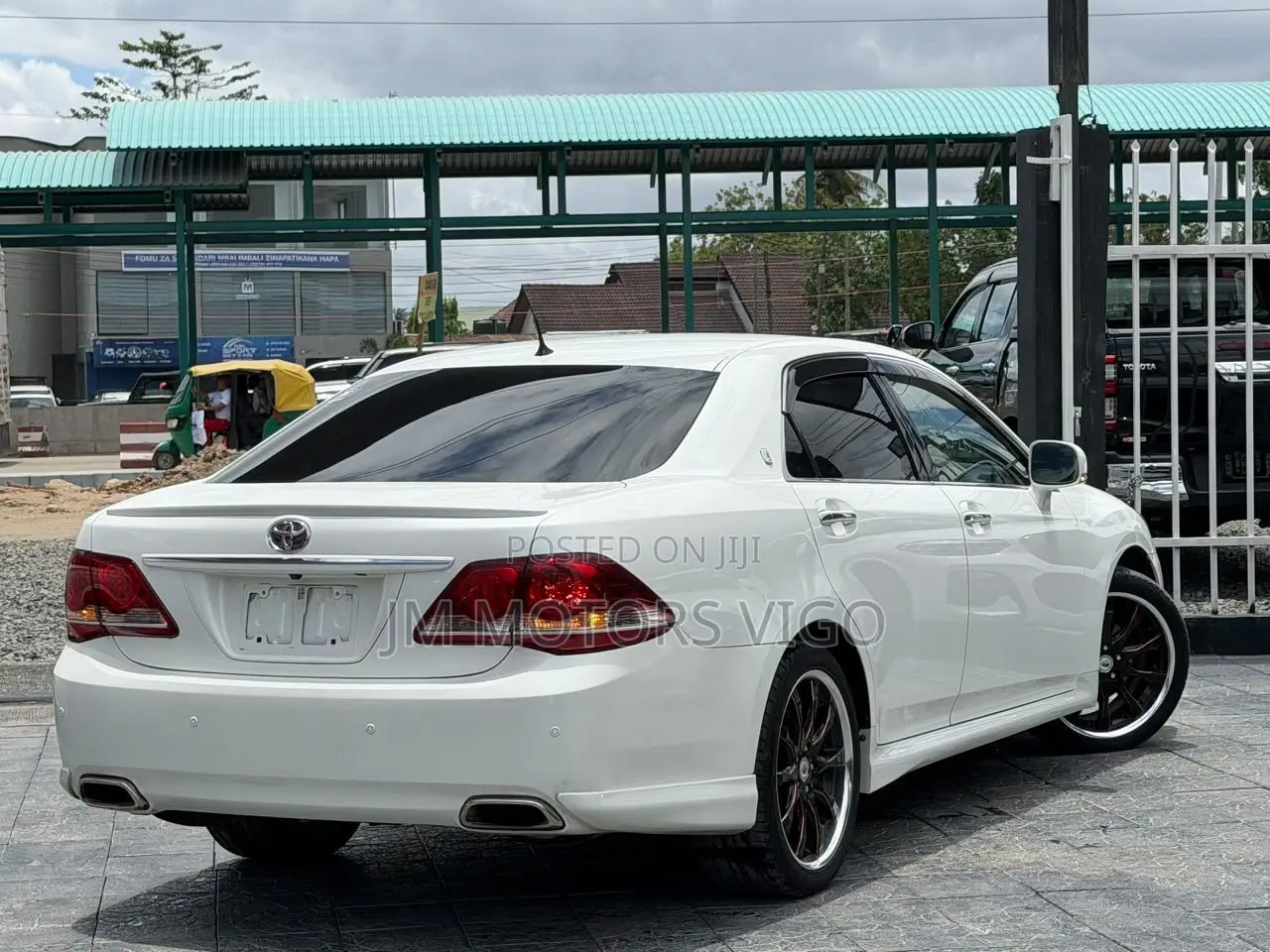 Toyota Crown 2009 White