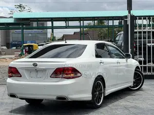 Toyota Crown 2009 White