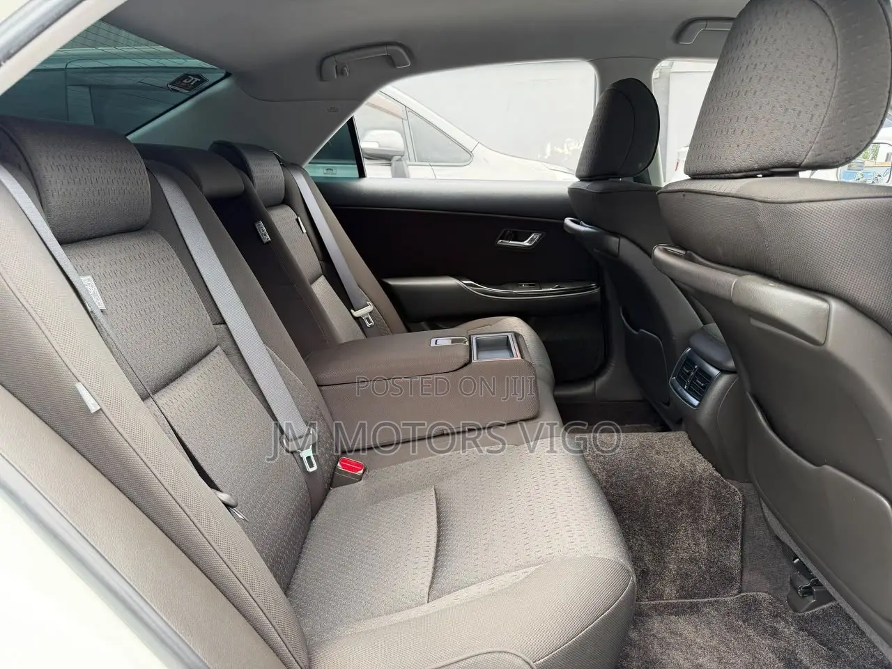 Toyota Crown 2009 White