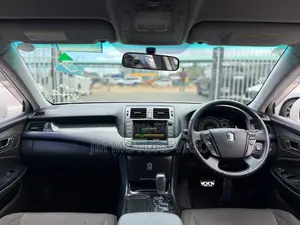 Toyota Crown 2009 White