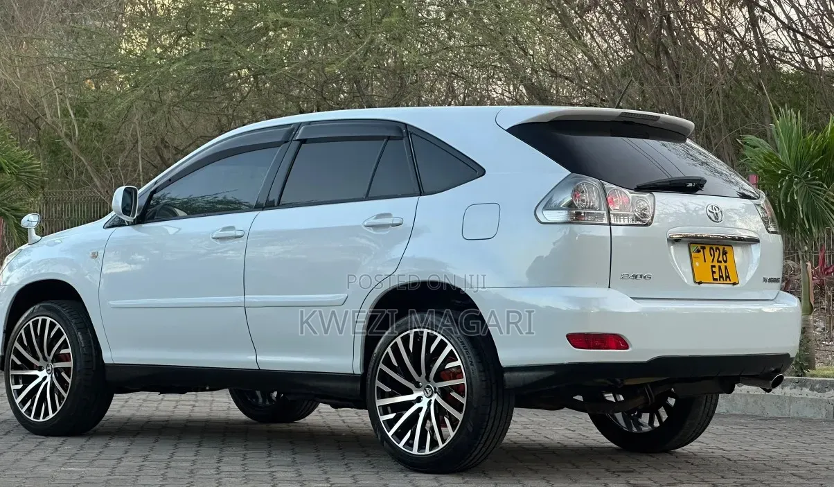 Toyota Harrier 2007 White