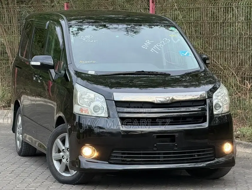 Toyota Noah 2009 Black