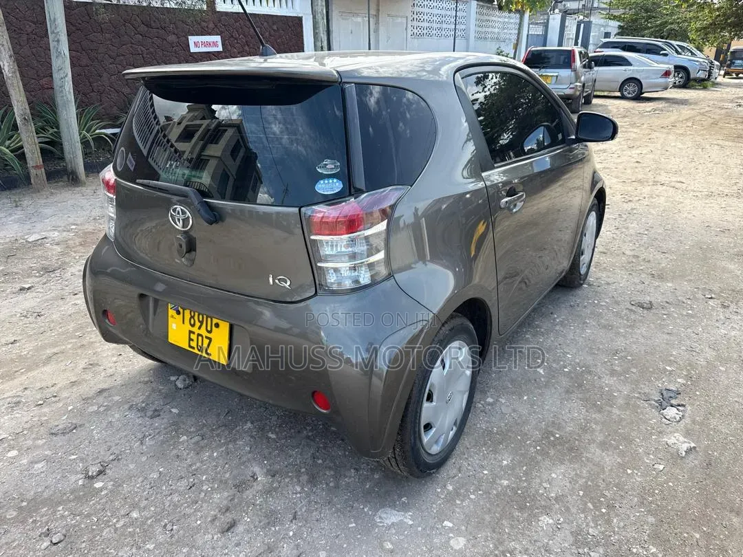 Toyota iQ 2008 Gray