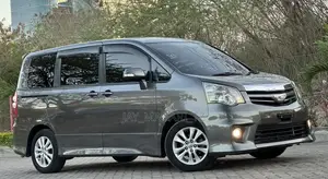 Toyota Noah 2011 Gray
