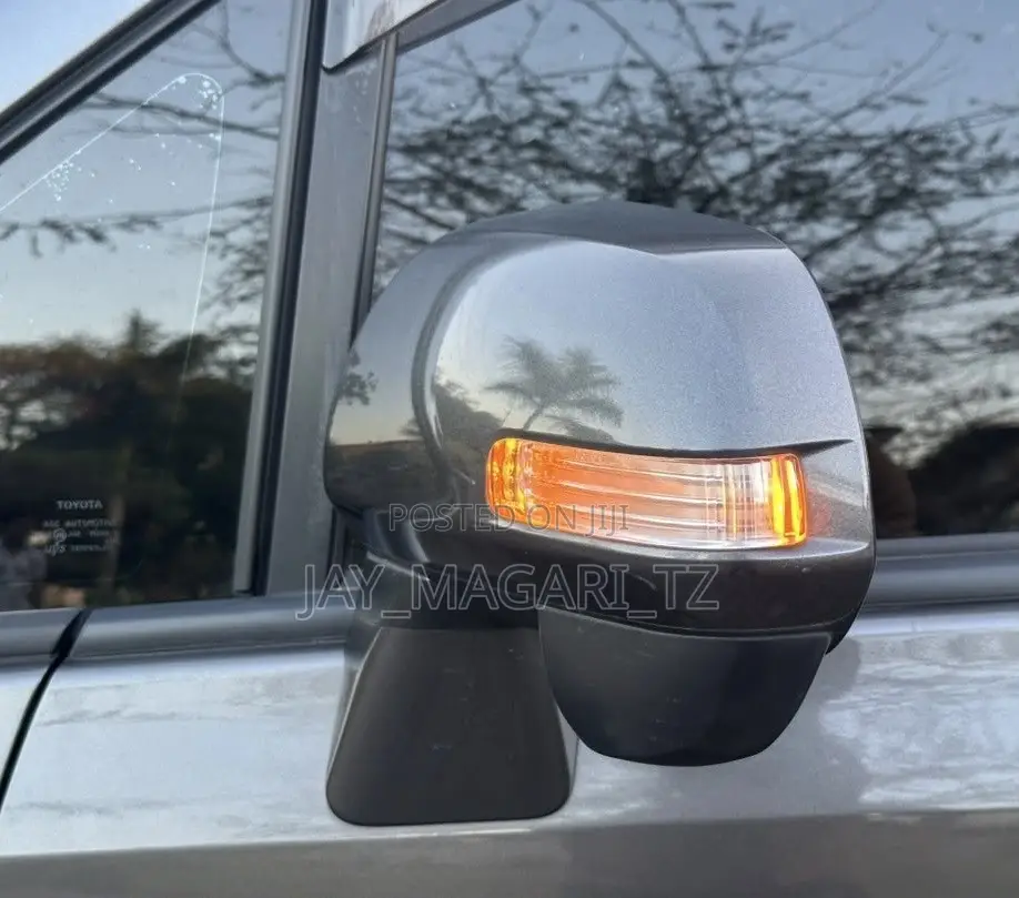 Toyota Noah 2011 Gray