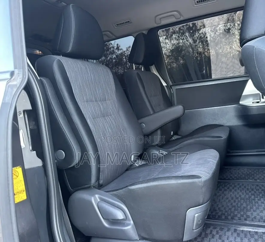 Toyota Noah 2011 Gray