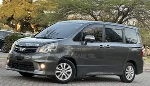 Toyota Noah 2011 Gray