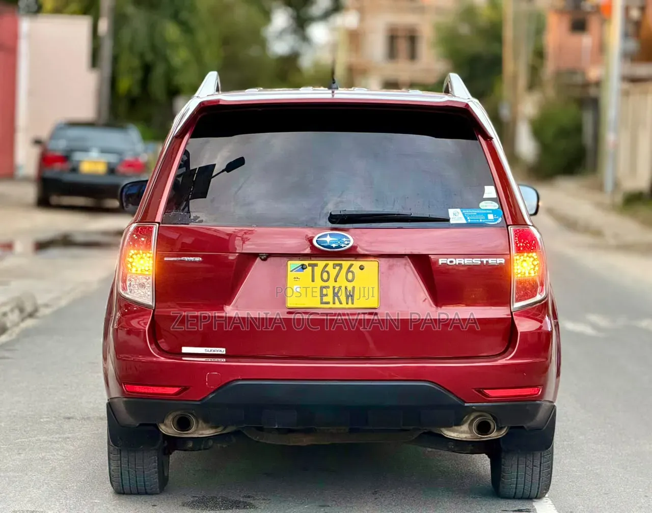 Subaru Forester 2011 Red