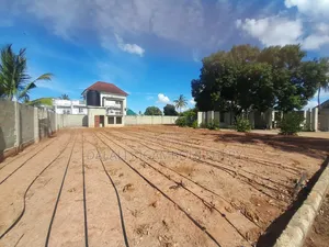 Eneo Linauzwa Kigamboni Kibada Block 15