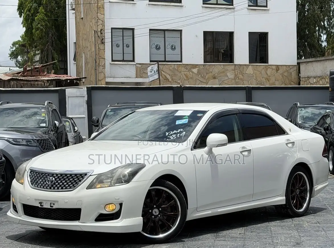 Toyota Crown 2009 White