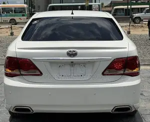 Toyota Crown 2009 White
