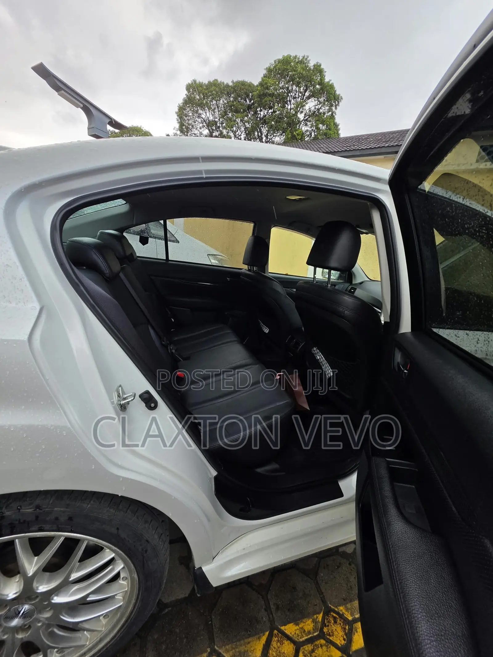 Subaru Legacy 2.5GT Limited 2011 White