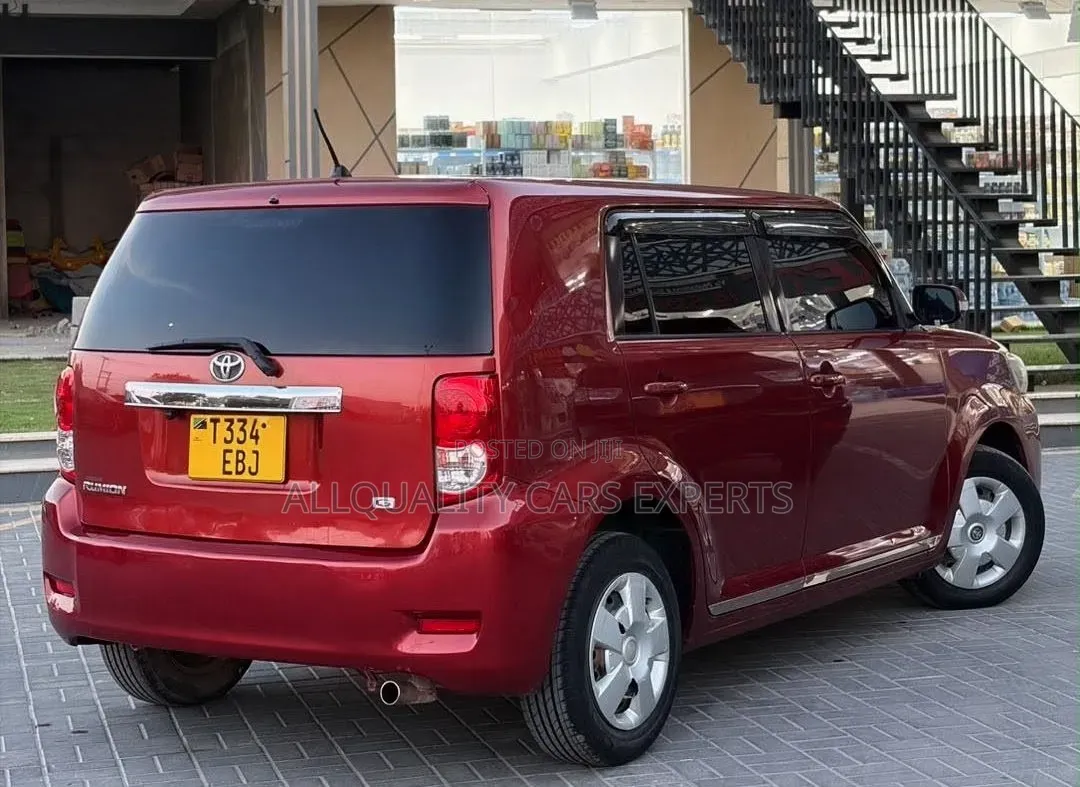 Toyota Corolla Rumion 2008 Red