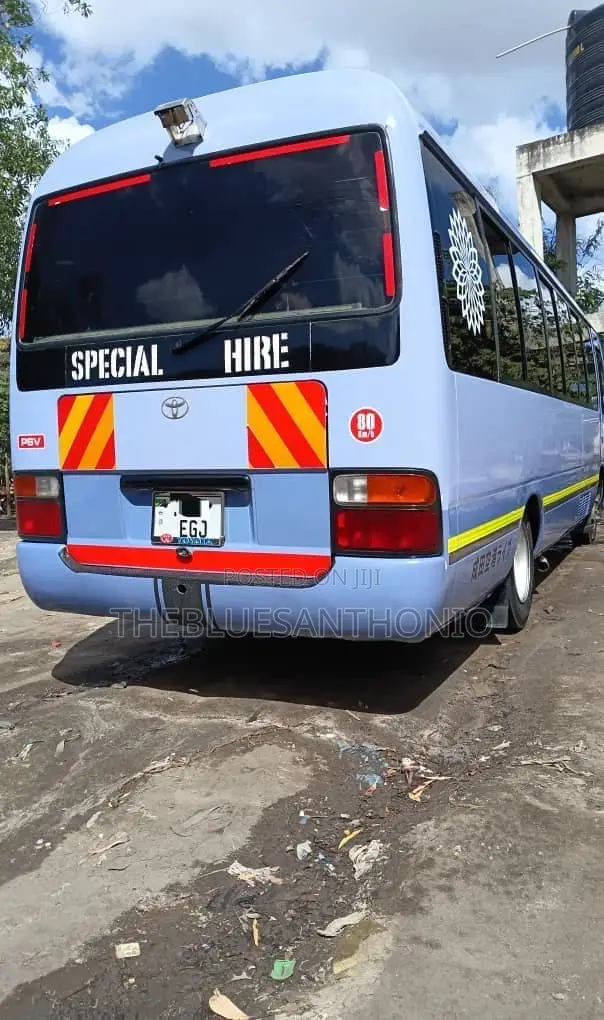 Toyota Coaster 2000 Blue