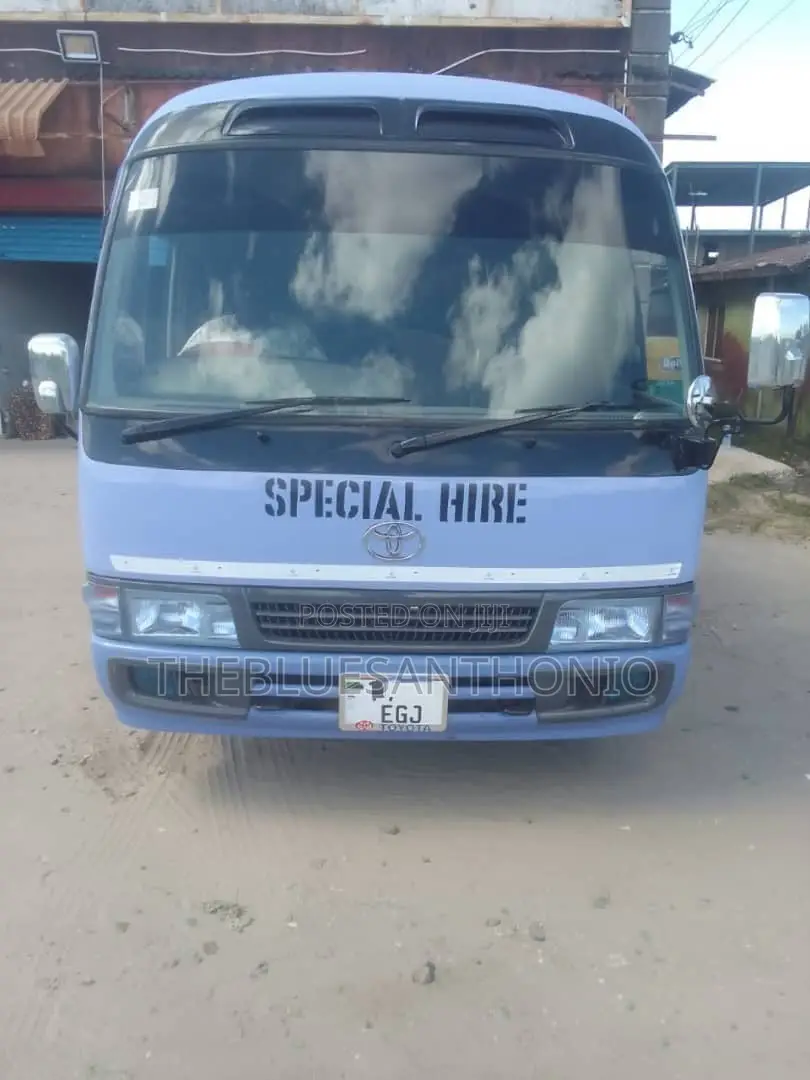 Toyota Coaster 2000 Blue