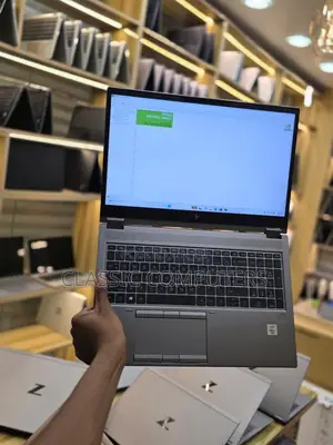 Laptop HP ZBook Firefly 15 G7 32GB Intel Core i7 SSD 512GB