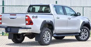 New Toyota Hilux 2025 Ivory
