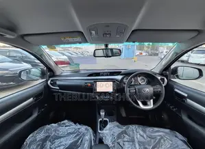 New Toyota Hilux 2025 Ivory