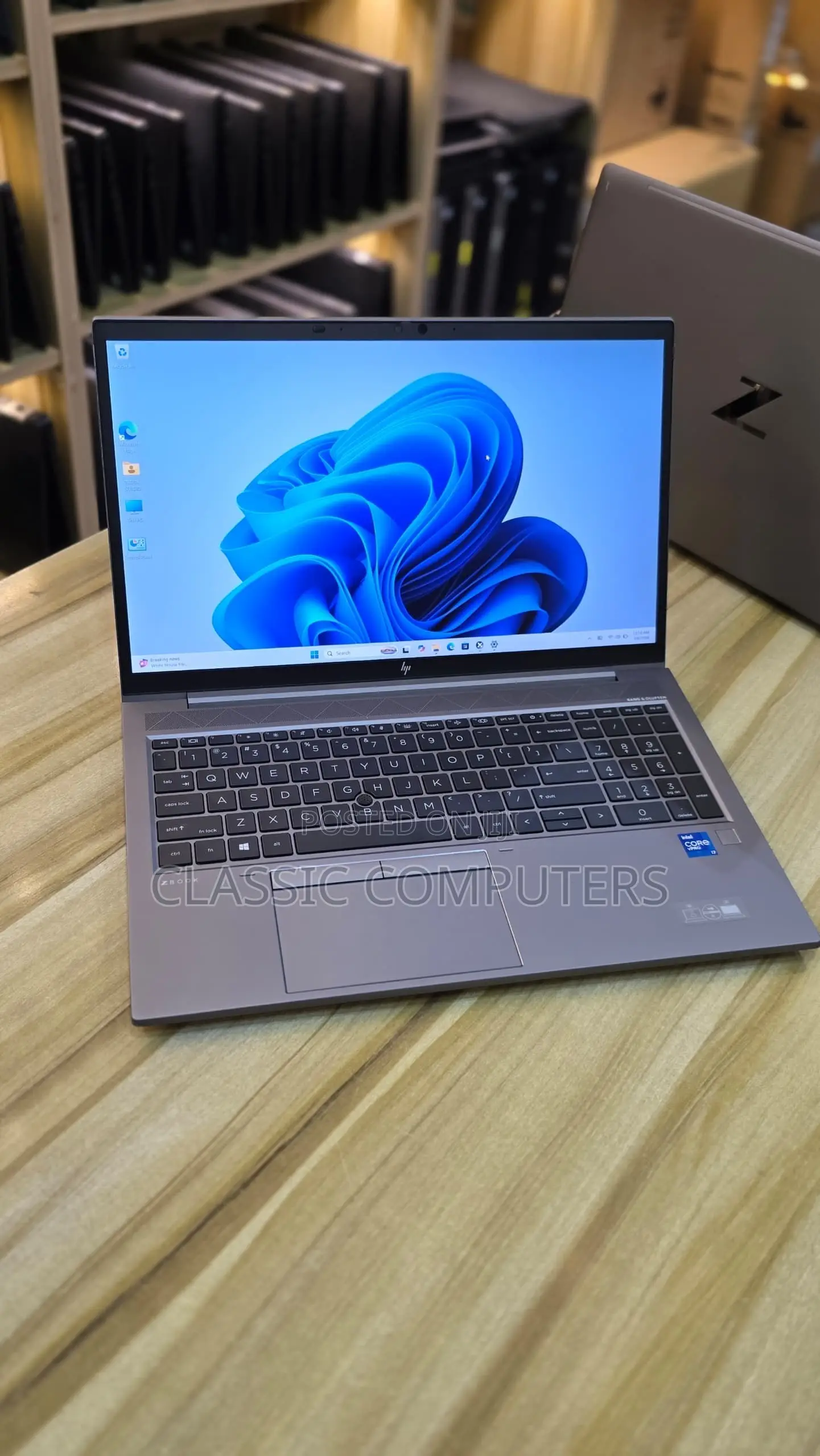 New Laptop HP Envy 15 8GB AMD Ryzen 5 SSD 512GB