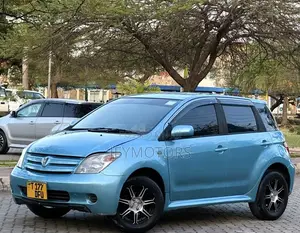 Toyota IST 2004 Blue