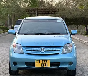 Toyota IST 2004 Blue