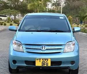 Toyota IST 2004 Blue