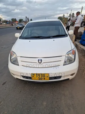 Toyota IST 2006 White