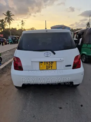 Toyota IST 2006 White