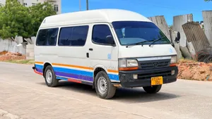 Toyota HiAce 2000 White