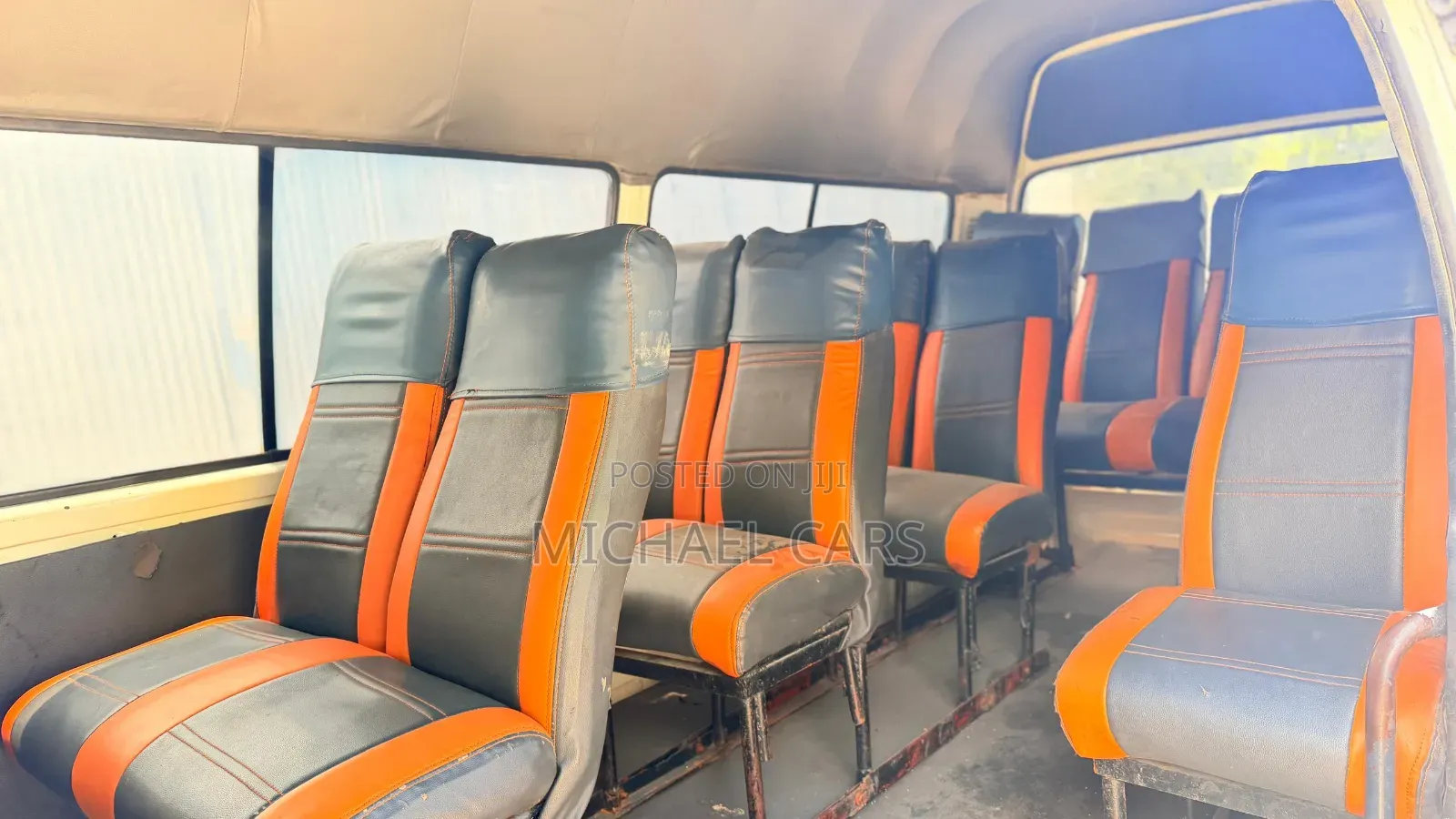 Toyota HiAce 2000 White