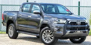 New Toyota Hilux 2025 Gray