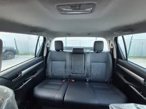 New Toyota Hilux 2025 Silver
