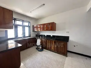 8bdrm House in Mikocheni for sale