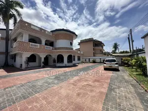 8bdrm House in Mikocheni for sale