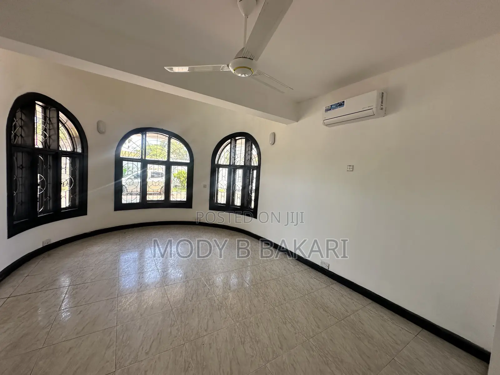 8bdrm House in Mikocheni for sale