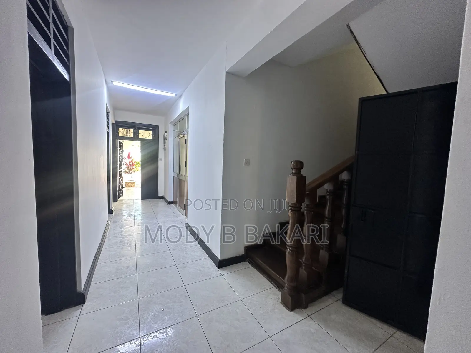 8bdrm House in Mikocheni for sale