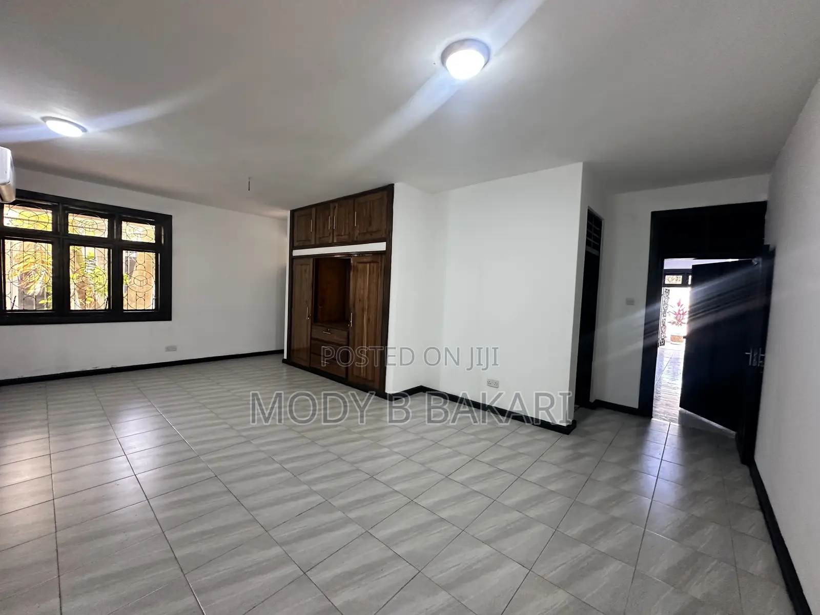 8bdrm House in Mikocheni for sale